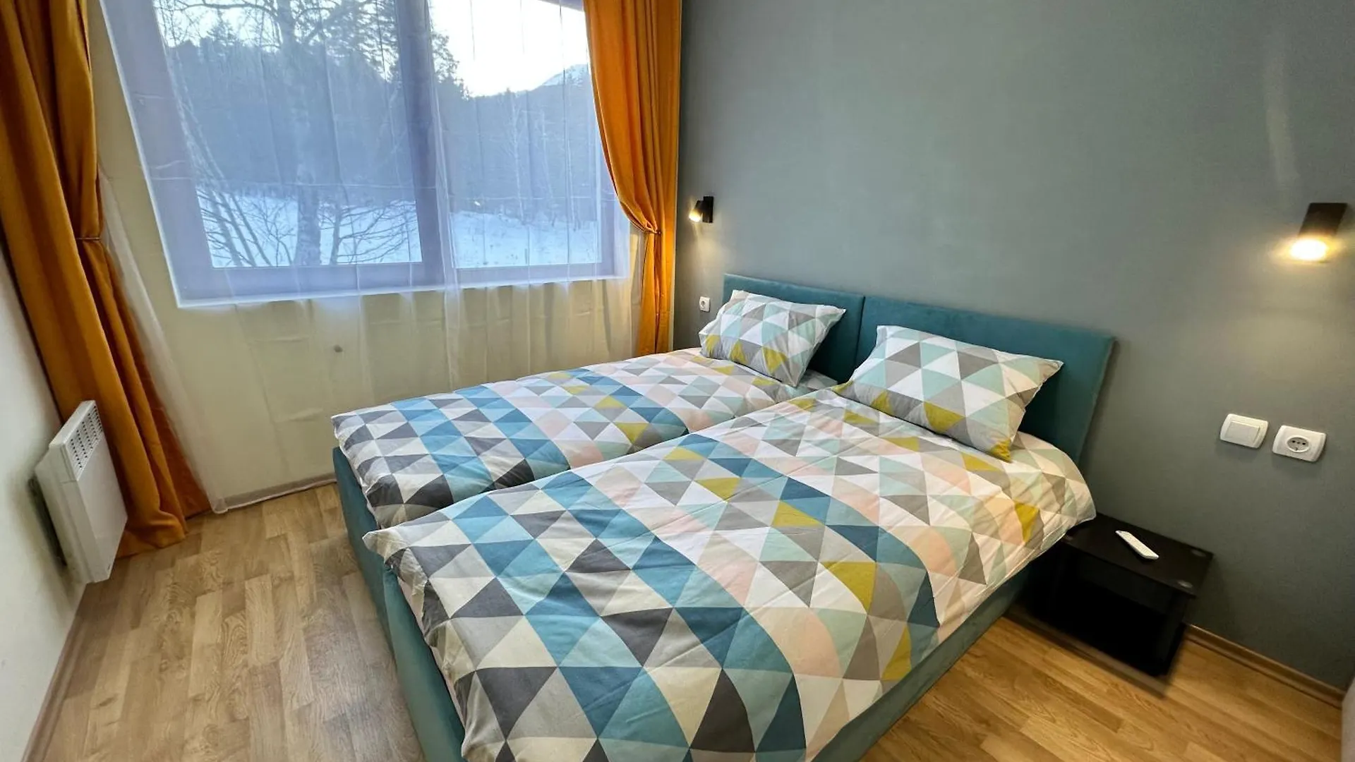 Pine Tree - Charming Apartment بانسكو