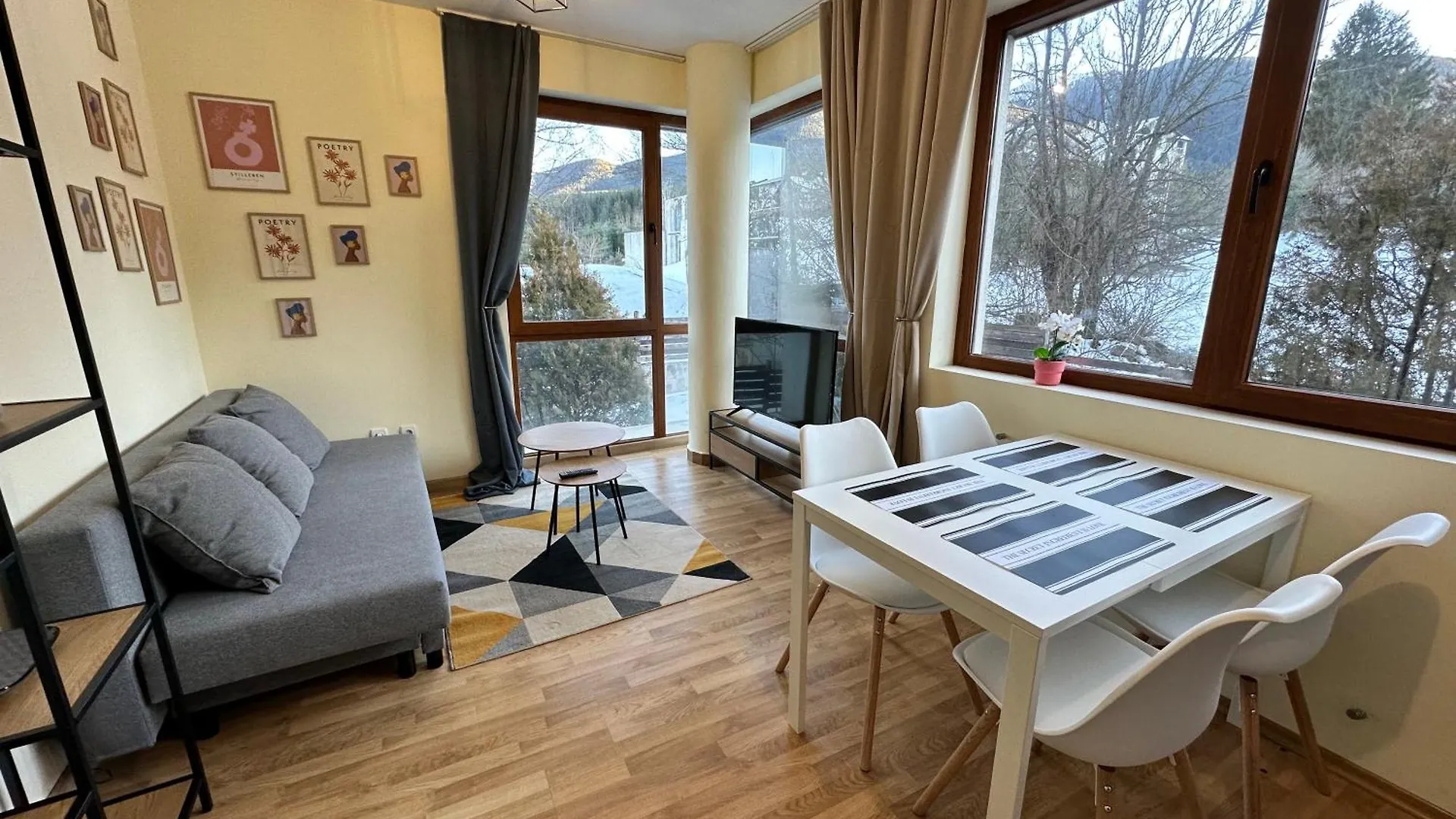 Pine Tree - Charming Apartment بانسكو بلغاريا