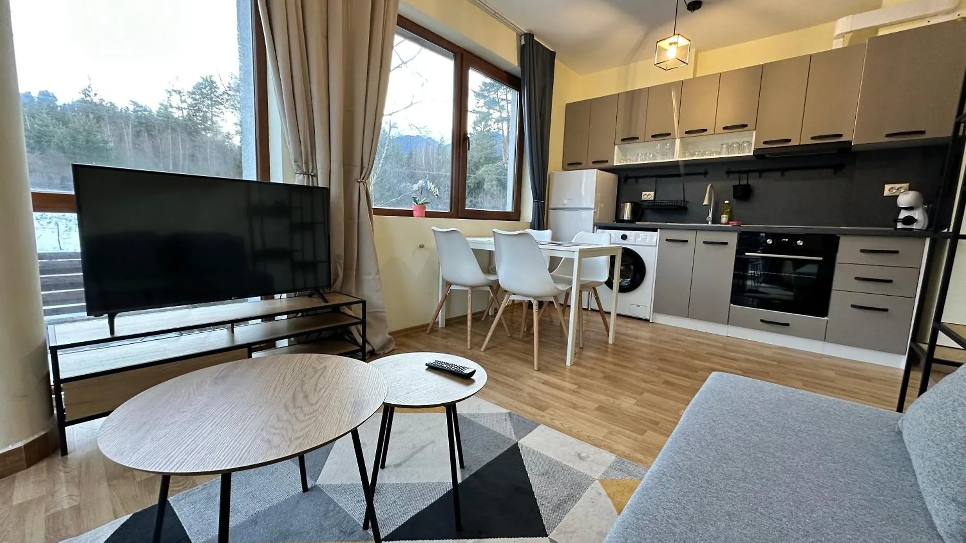 Pine Tree - Charming Apartment بانسكو بلغاريا