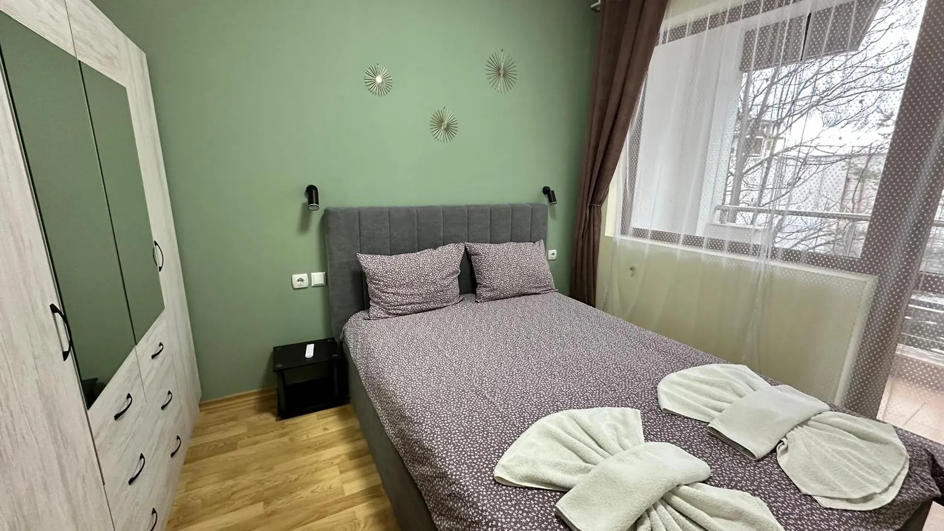 Pine Tree - Charming Apartment بانسكو