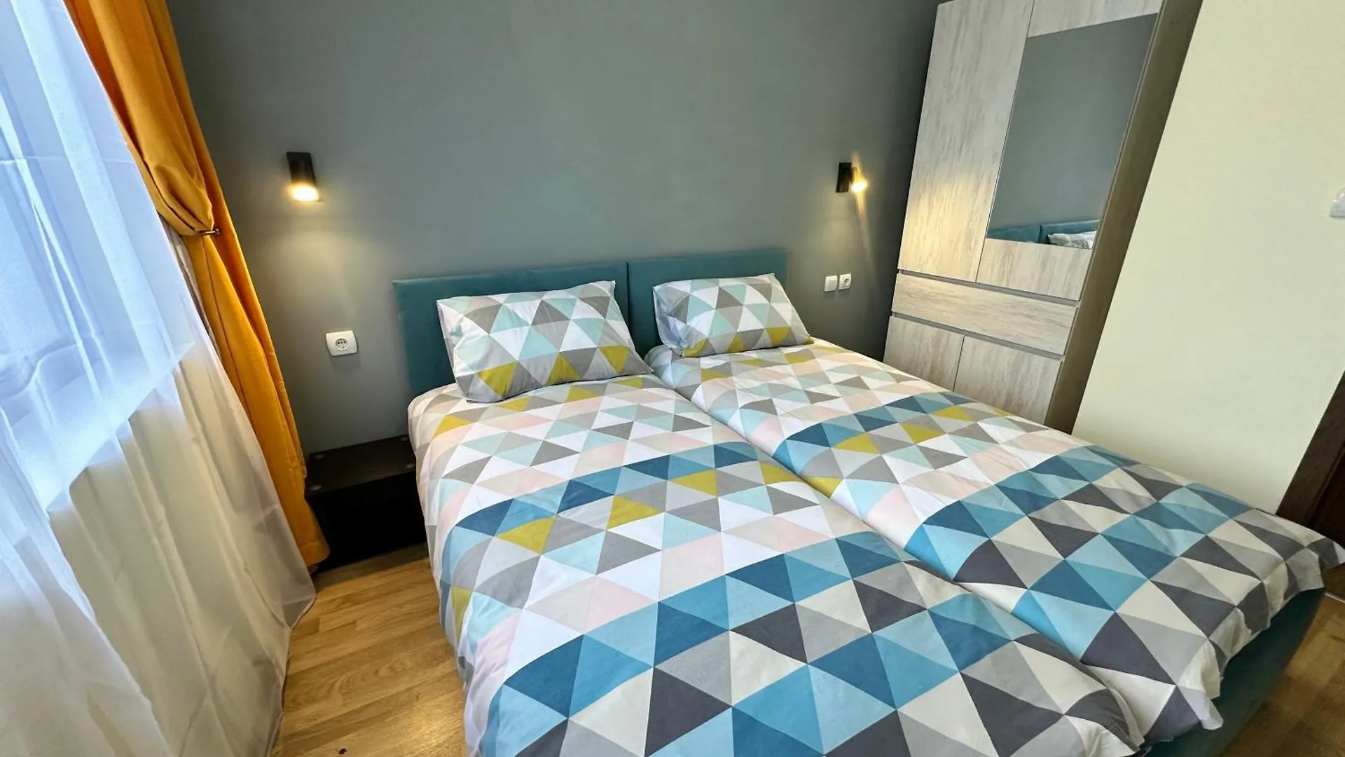 Pine Tree - Charming Apartment بانسكو